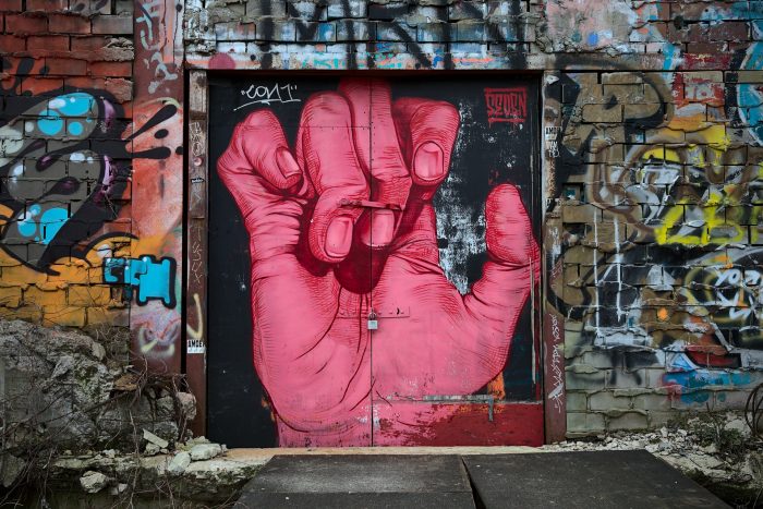 HTB Tours-grafitti-4881572_1920 best group activities in Berlin