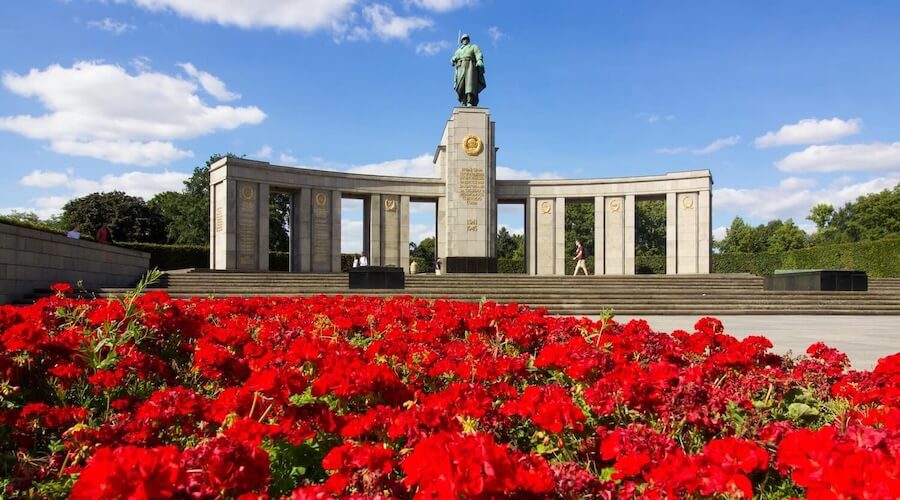 HTB-Battle-of-Berlin-1945-min